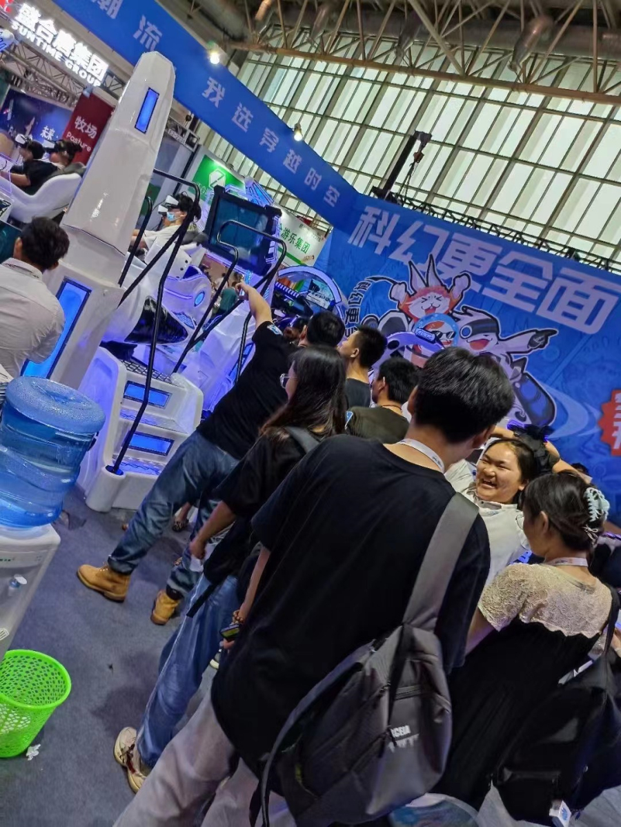 1689317747324115.jpg 排隊飛碟5人_副本.jpg